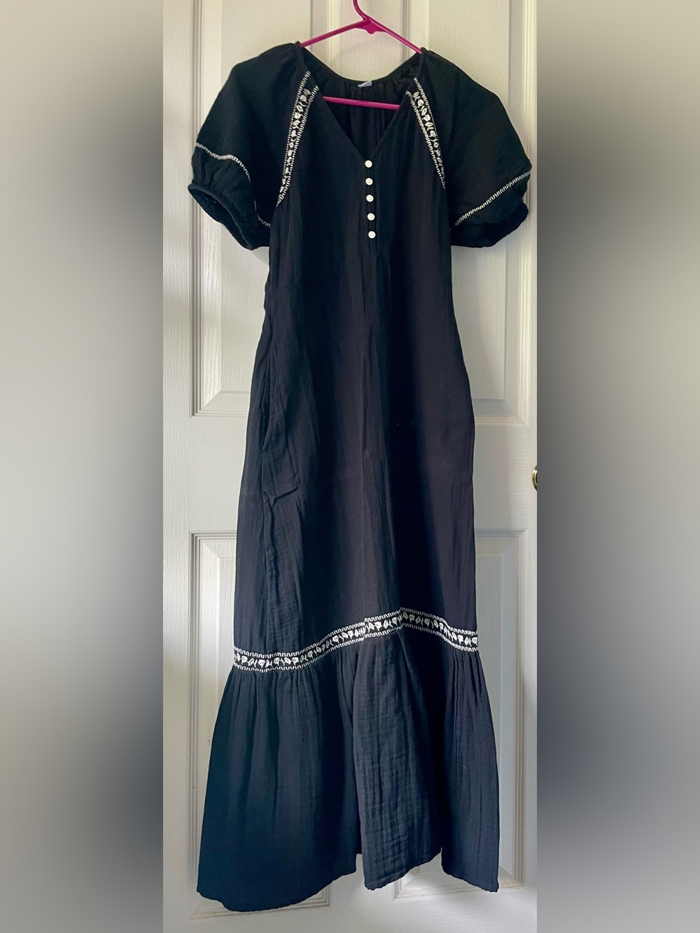 Old Navy Boho Embroidered Crinkle-Crepe Maxi Dress Black XS